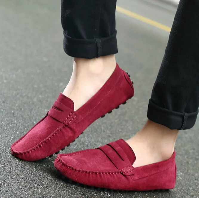 Het försäljning-män casual läder loafers svart solid läder körning mockasiner gommino glida på män loafers skor manliga loafers stora