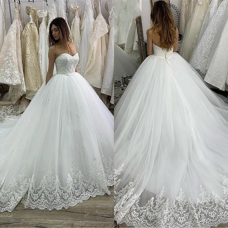 2020 Abito da ballo vintage Abiti da sposa Principessa Appliques in pizzo Sweetheart Corsetto Indietro Abito da sposa di lusso Abiti da sposa Vestido De Noiva