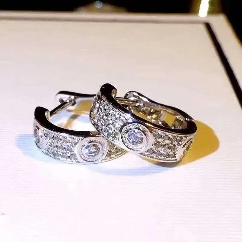 女性の婚約の結婚式のジュエリーのカップル恋人の贈り物のためのオリジナルの箱925のスターリングシルバーダイヤモンドイヤリング