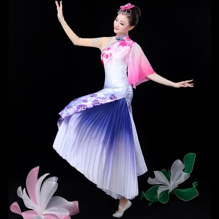 Magnifique groupe cheongsam Classique femme élégante nouvel été Fan Umbrella Dance Jiangnan performance de scène folklorique ethnique adulte Robe personnalisée