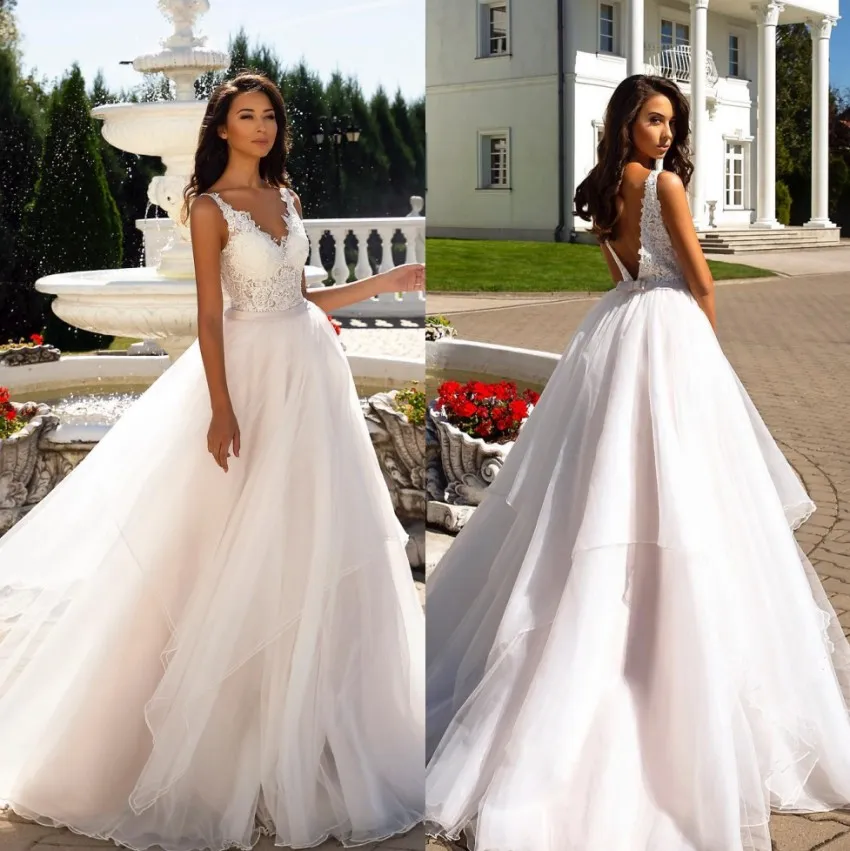 Stylish Lace Backless Wedding Dresses V Neck Tiered Bridal Gowns Sweep Train A Line Tulle robe de mariée