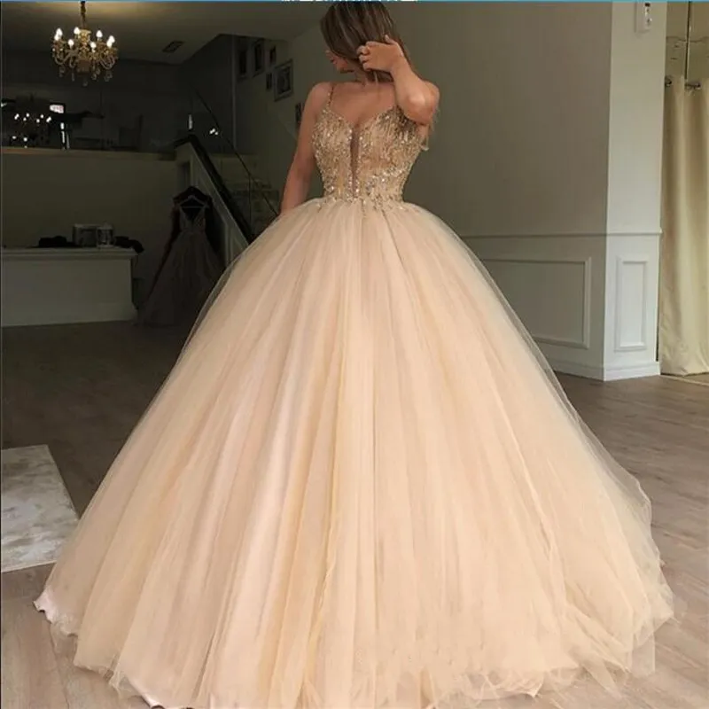 Een lijn 2019 elegante prom jurken spaghetti riem kralen kralen pailletten sexy v-hals homecoming jurken tule tiered formele avondjurken