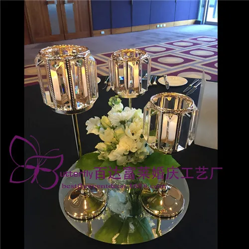 Support de table pilier de bougeoirs de bougie chauffe-plat en cristal votif en or pour le dîner de mariage