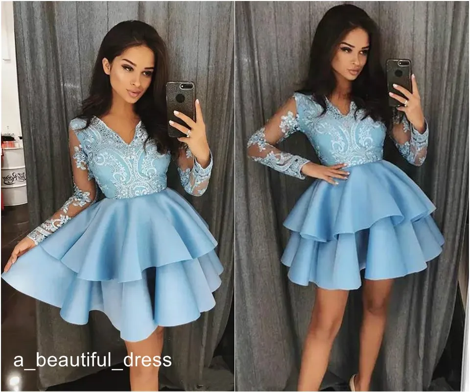 Elegant Blå Korta Cocktail Klänningar Lace Appliques Sheer Long Sleeves V Neck En linje Homecoming Dress Graduation Gowns Prom Dress Party Dress