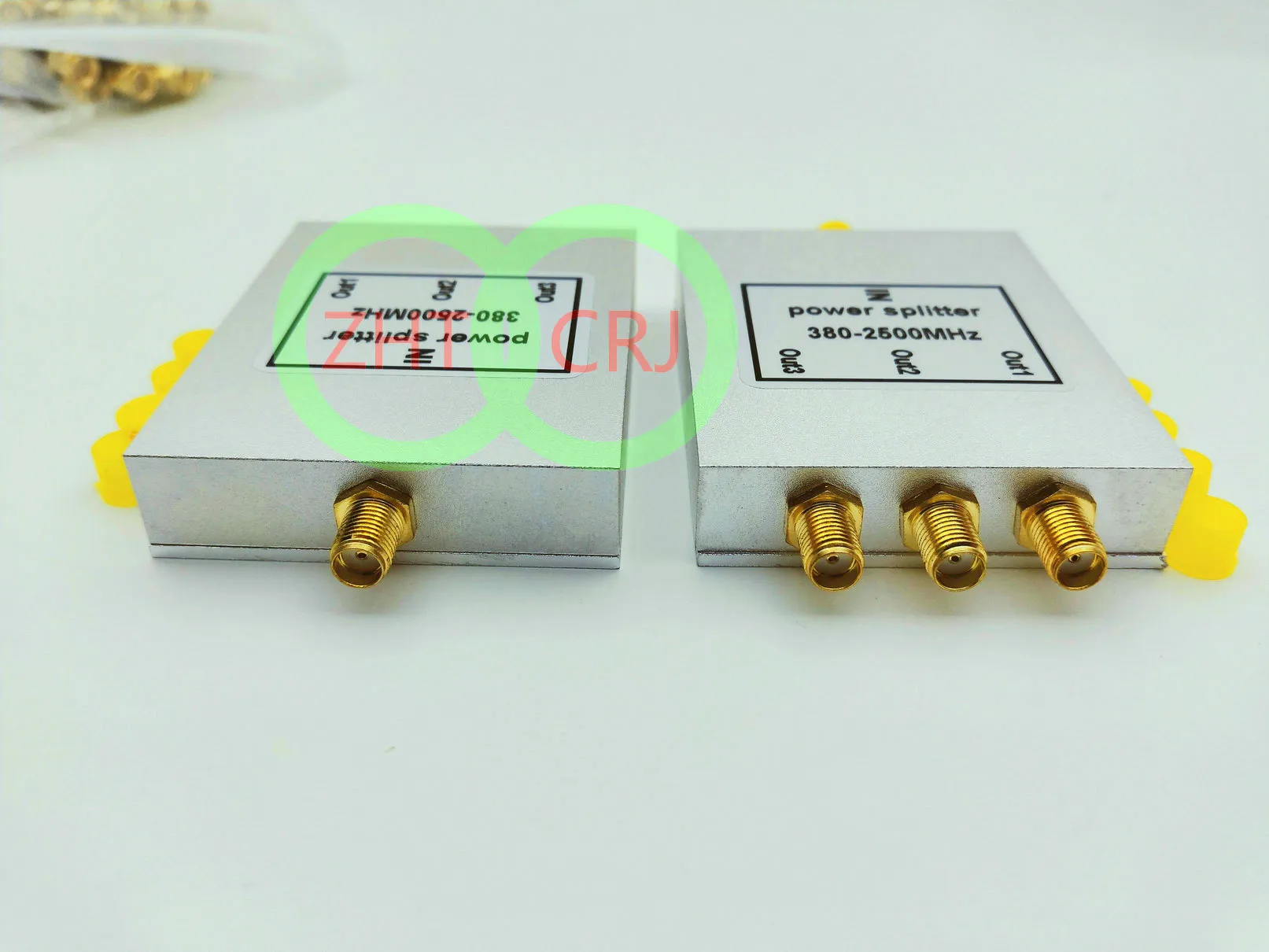 1 x 3-Wege-Mikrostreifen-Stromverteiler, 380–2500 MHz, SMA-Buchse