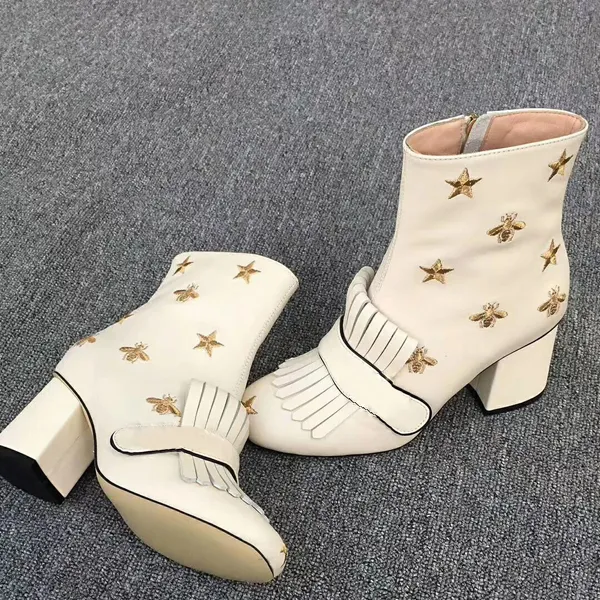 2019 Trova simile 19 Designer Scarpe da donna Stivali da donna 2019 Fashion Designer di lusso Donna nero Stivali in pelle con tacco medio alto