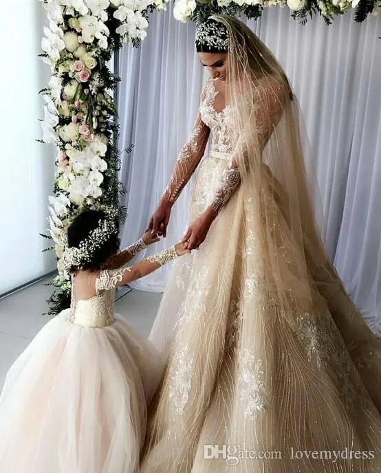 Romantic Off the shoulder Cheap Flower Girls Dresses For Wedding Bride Illusion Long Lace Sleeves Tulle Champagne Designer Kids Dr298m