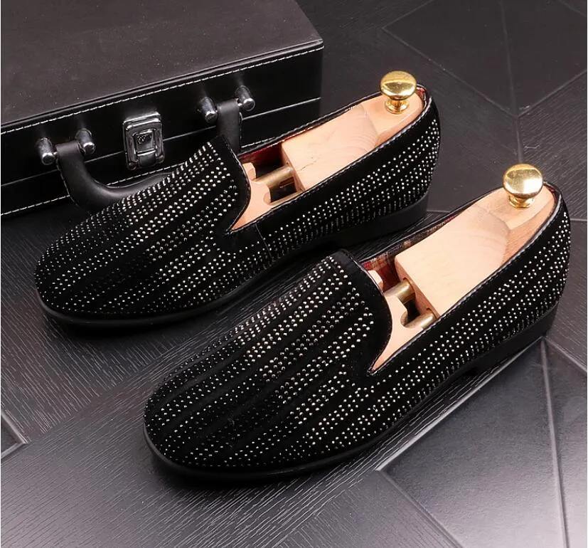 2020 Nieuwe Merk Noble Zwart Rode Rhinestone Mannen Jurk Schoenen Velvet Crystal Luxe Mens Party Loafers Moccasins Office Man Schoeisel