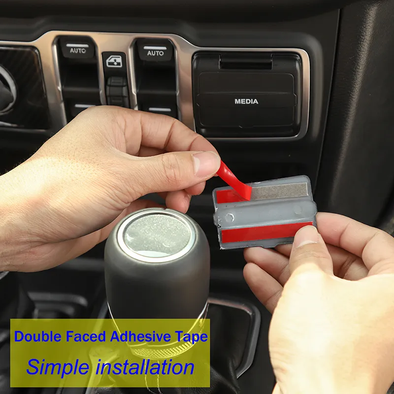 Pannello di controllo della finestra ABS in fibra di carbonio Presa USB per accendisigari per auto per Jeep Wrangler JL 2018 Up Accessori interni auto199V