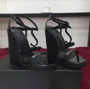 New 2019 Designer Women Wedge Heels Sandals Top Quality T-strap High-heeled Pumps Ladies Patent Leather Dress Single Shoes Letter Sandals