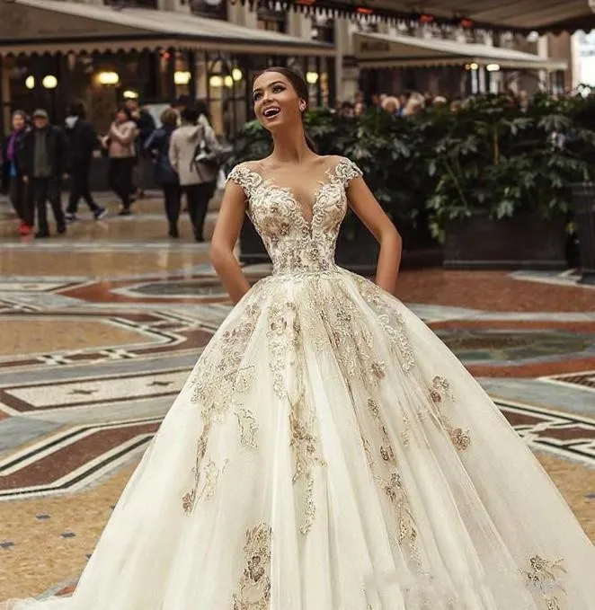 lace dress below the knee Elegant Short White Knee-length Lace Homecoming Dresses with Sleeves main image 0