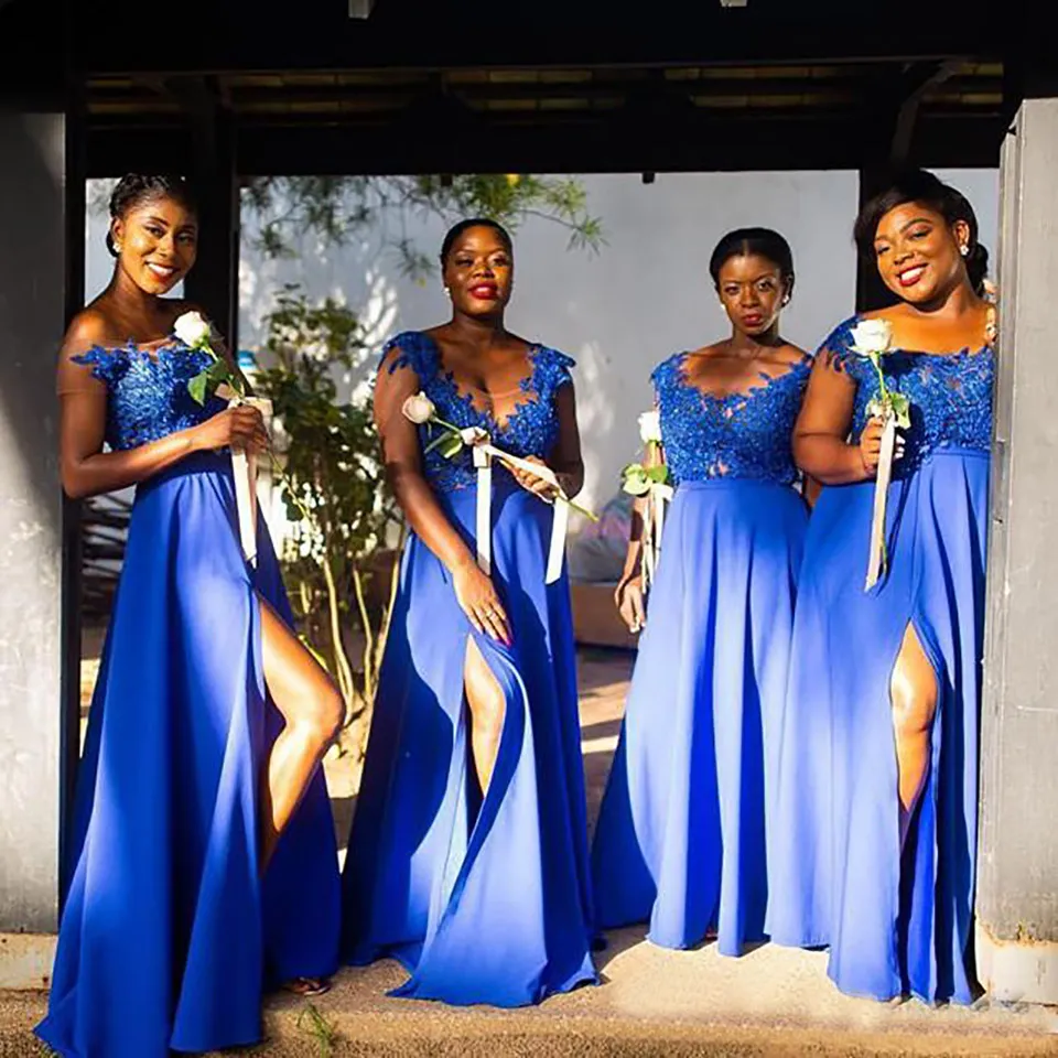 Nouvelles filles africaines longues bleu royal avant fendu une ligne robes de demoiselle d'honneur, plus la taille sur mesure dentelle appliquée perlée demoiselle d'honneur robes