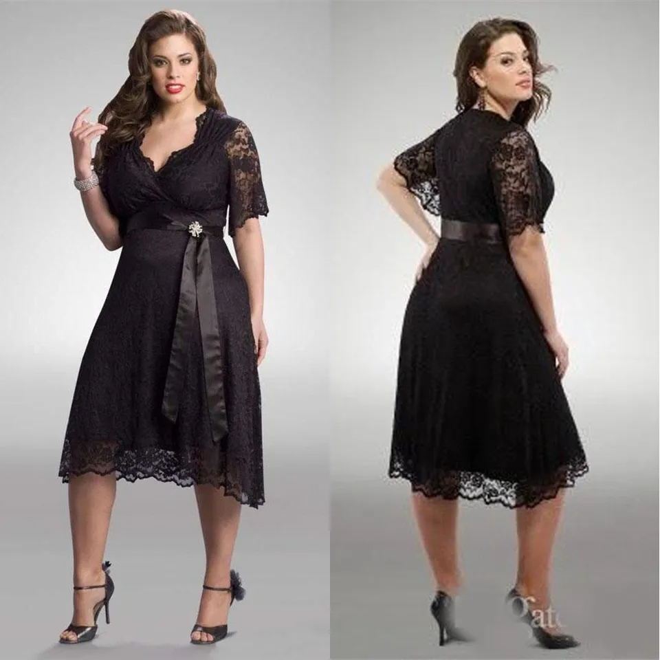 Plus Size Summor Dresses Sheer V-Neck 1/2 Rękawy Lace Prom Dress A-Line Herbata Długość Czarni Prom Suknie z Sash SD3407