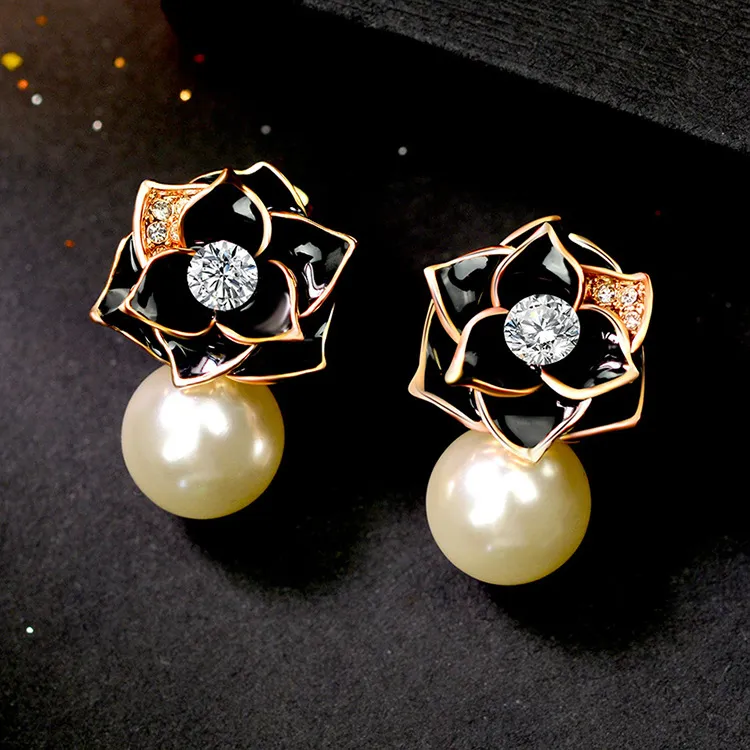 Fashion- earrings female personality European and American creative simple fashion earrings