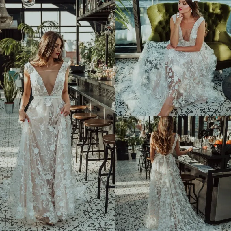 2019 Bohemian Beach Abiti da sposa con scollo a V Fiore Appliques in pizzo Backless Plus Size Abiti da sposa Paese Boho Vestido De Novia