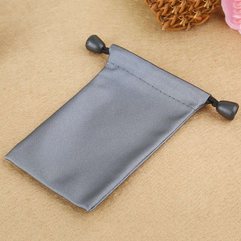 Sacchetti portaoggetti con coulisse impermeabile grigio 7 * 11 cm Sacchetti per caricabatterie adattatore di alimentazione USB per auricolari