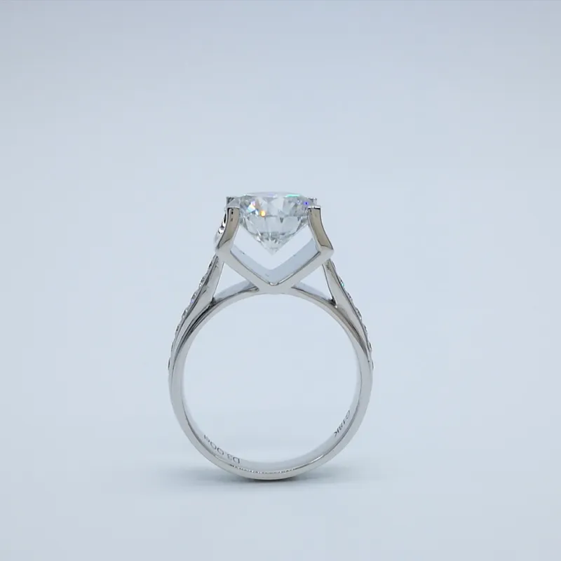 횡령 뿔 모양의 9K, 14K, 18K Moissanite 다이아몬드 링 3CT 색 D / F VVS 참여 및 결혼 제안