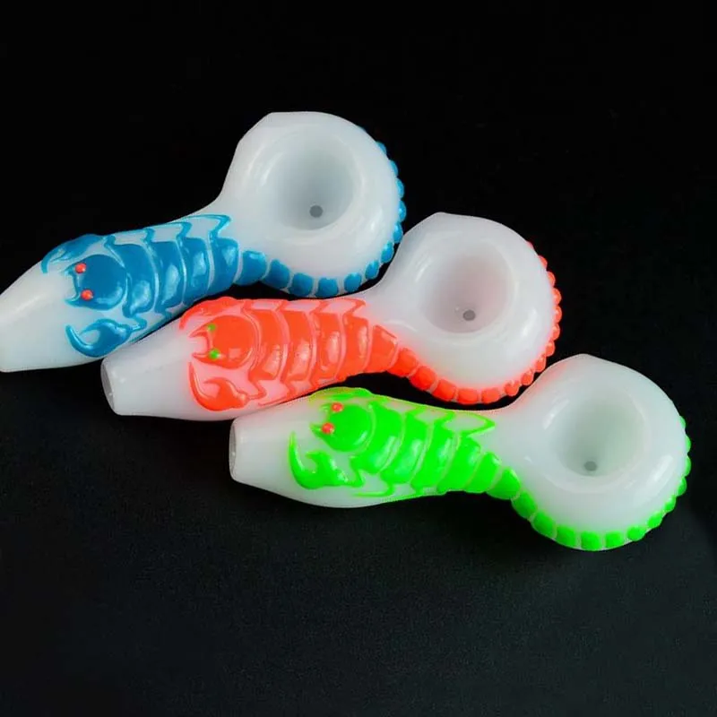 Cheap Glass Smoking Pipes 4 Inch Glow In The Dark Heady Spoon Scorpion Luminous Hand Pipe Oil Burner Tobacco Pipes Smoking Accessories