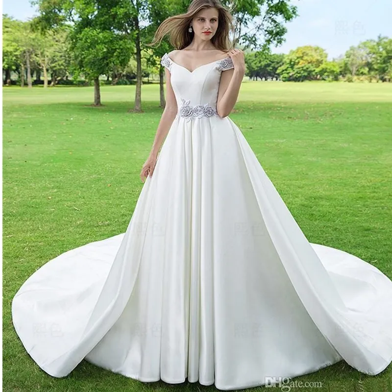 Magnifique robe de mariee en ligne au large de l epaule Lacet Up Back 3D Appliques florales longues Long Train Satin Rimes