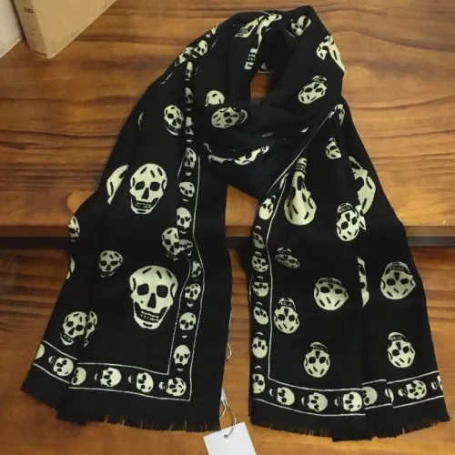 Partihandel-Classic Print Skulls Mönster Ullmaterial Kvinnors Scarf Scarves Pashmina Sjalstorlek 180cm -65cm