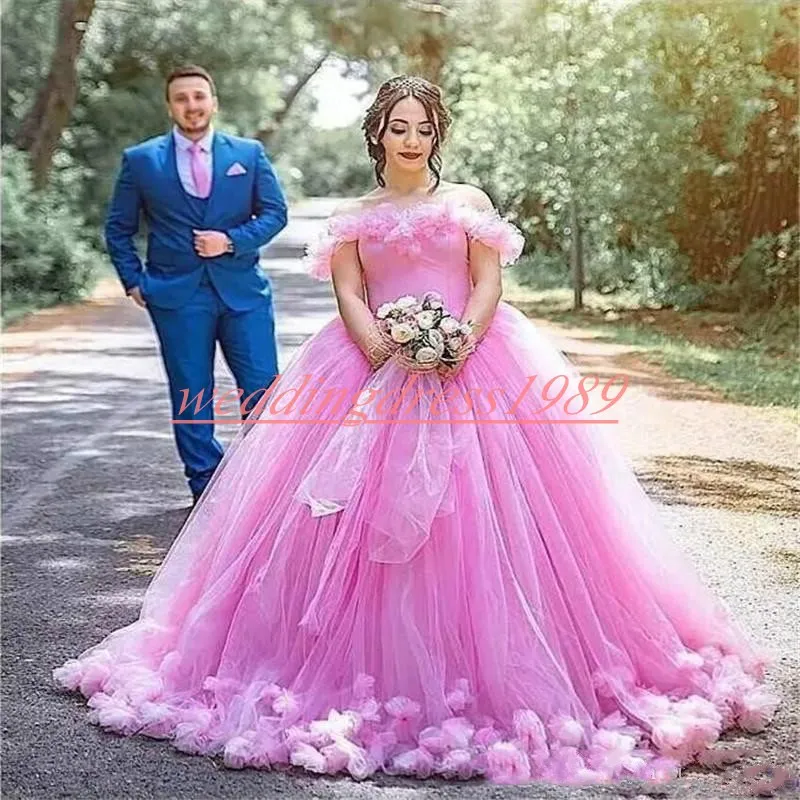 Сногсшибаясь плеча розовые платья Quinceanera мяч плюс размер лепесток цветок тюль девушка выпускного вечеринка платье юниоров формальные платья