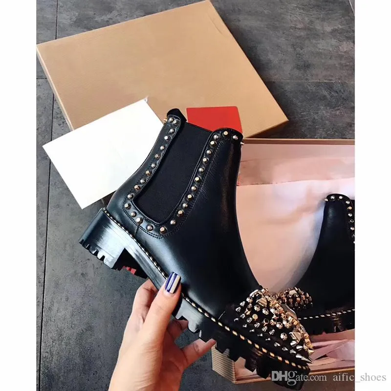 Unieke Designer Mode Hakken Echt Leer vrouw enkellaarsjes Merk Platte Enkellaarsjes Winter Casual spikes Party vrouwen boots6732496