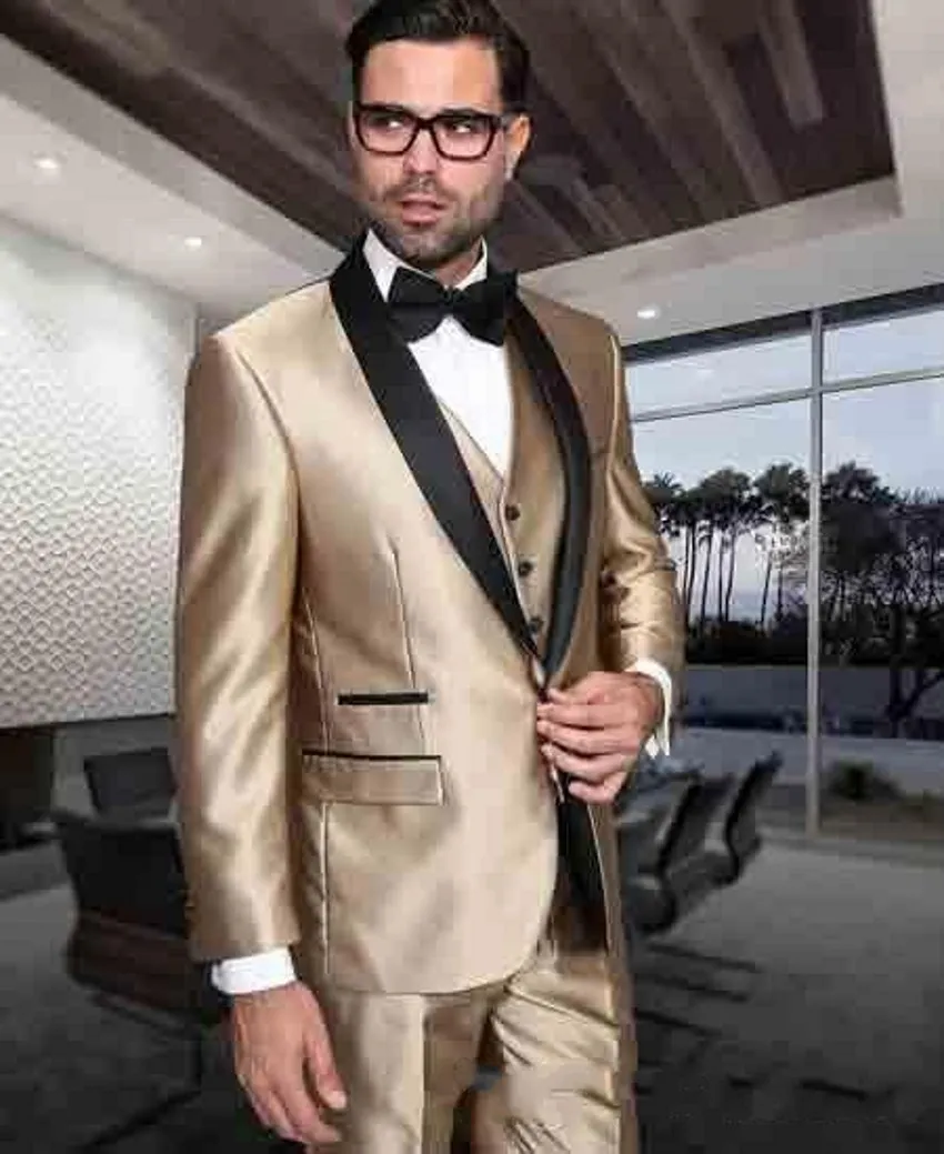 Złote Groom Smokingi Czarny Lapel Groomsman Wesele 3 szt. Garnitur Moda Mężczyźni Business Party Party Jacket Blazer (Kurtka + spodnie + krawat + kamizelka) 2276