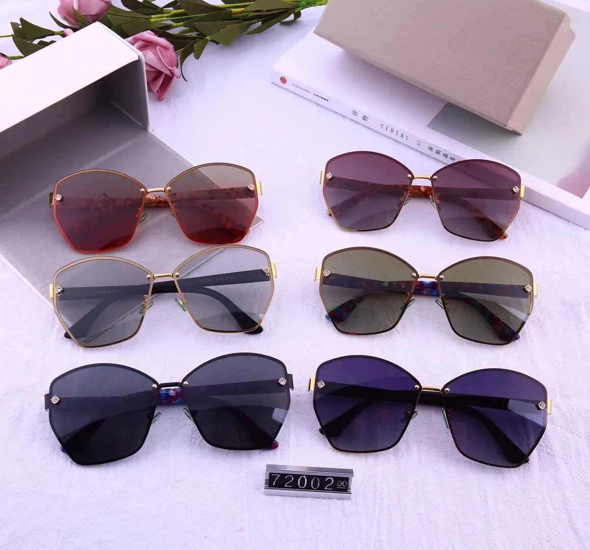 Gafas De Sol De Lujo 2019 Nuevas Gafas De Sol Polarizadas De Tendencia De Panel De Damas Lente Polarizada De Pierna De Panel Metalico 72002 De 25 13 DHgate