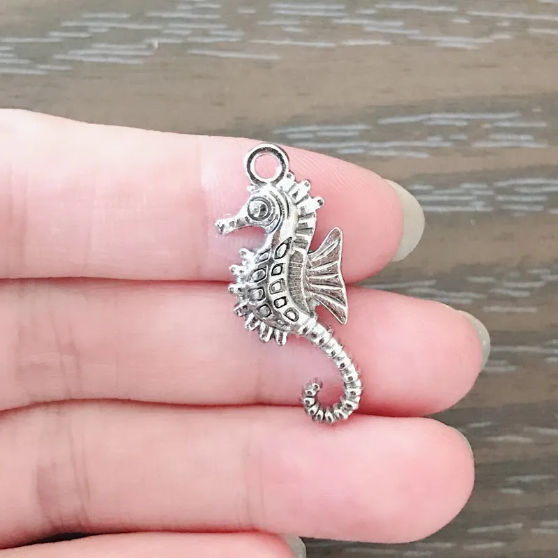 DIY Smycken Charm Stor sjöhäst Charm Antik Silver Tone Ocean Seahorse Hänge Charm Fit Armband Halsband Örhängen Dragkedja