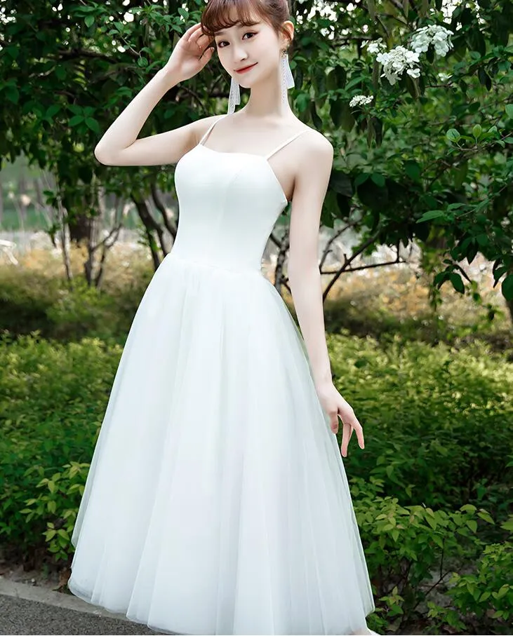 Vestido De Novia Corto De Longitud De T Con Tirantes Finos