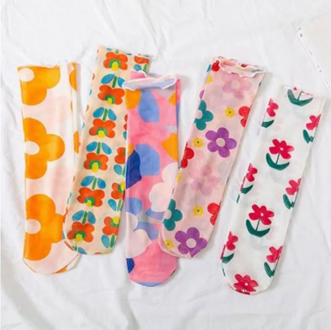 Färgglada tyllstrumpor Transparent Summer Thin Flower Mesh Socks for Women Long Funny Socks Loose Female Dress Hosiery Street