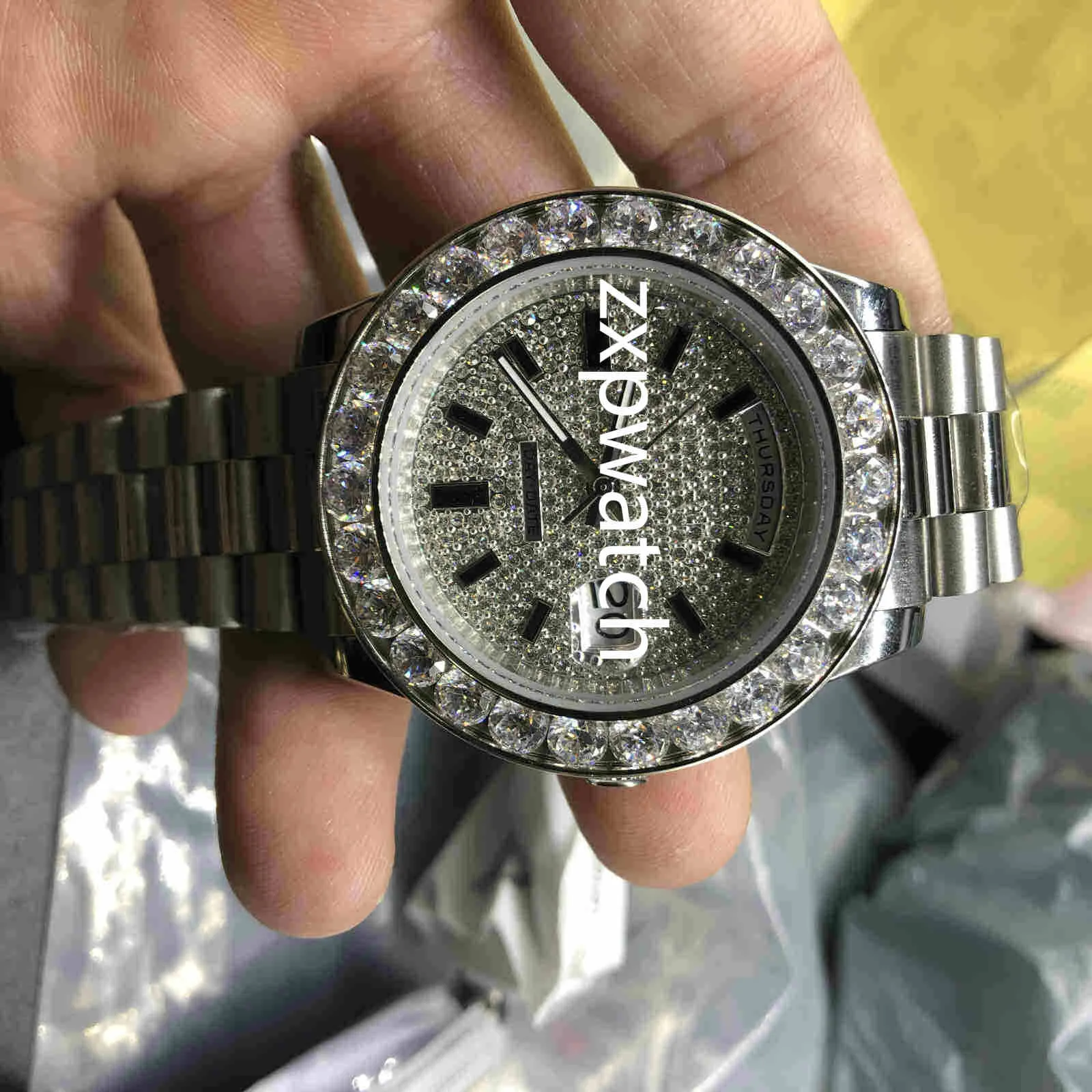 Hochwertige Luxus-Armbanduhr mit großen Diamanten, modische Herrenuhr, hochwertiges silbernes Edelstahl-Diamant-Zifferblatt, automatische Maschinen-Herrenuhr