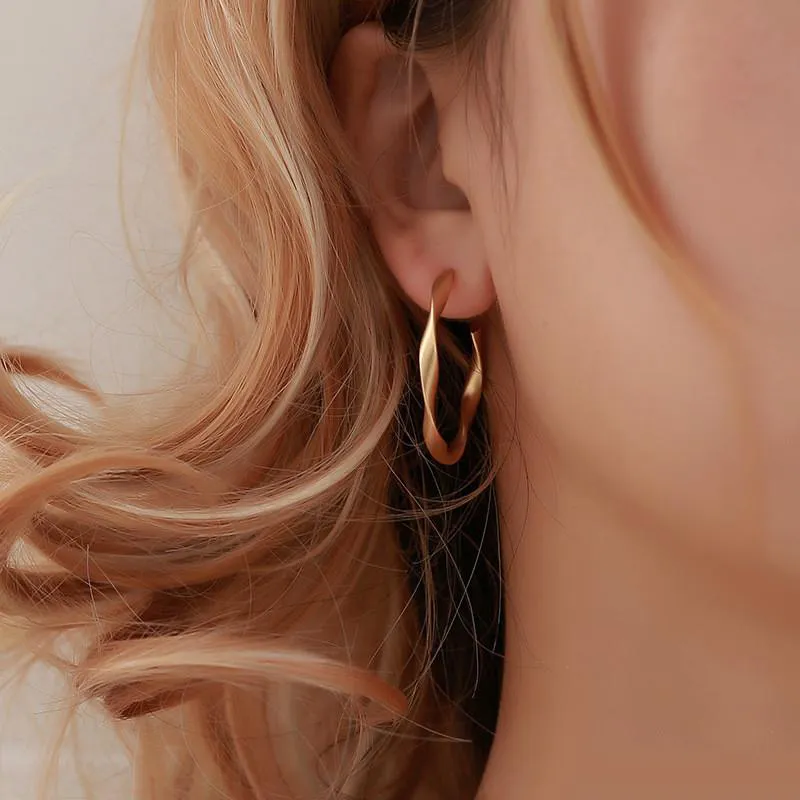 Pendientes de aro con ondas geométricas para mujer, aretes circulares chapados en oro y plata, regalo de joyería nupcial para boda, venta al por mayor, 2020