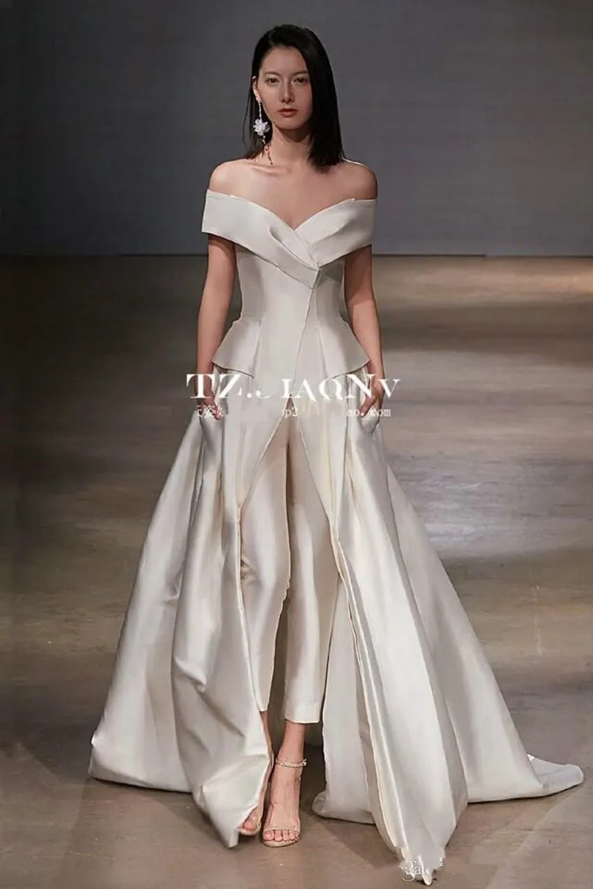 Lançamentos de hot sale vestidos 2019