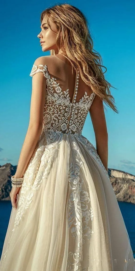 Fitted Beige Beach Wedding Dresses Off The Shoulder Lace Boho Cheap Bohemian Wedding Dress Button Back 2019 Robes de mari e boh me