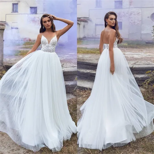 2020 Abiti da sposa semplici a linea A Senza spalline Abito da sposa con applicazioni senza schienale Corte dei treni Abiti da sposa sexy su misura