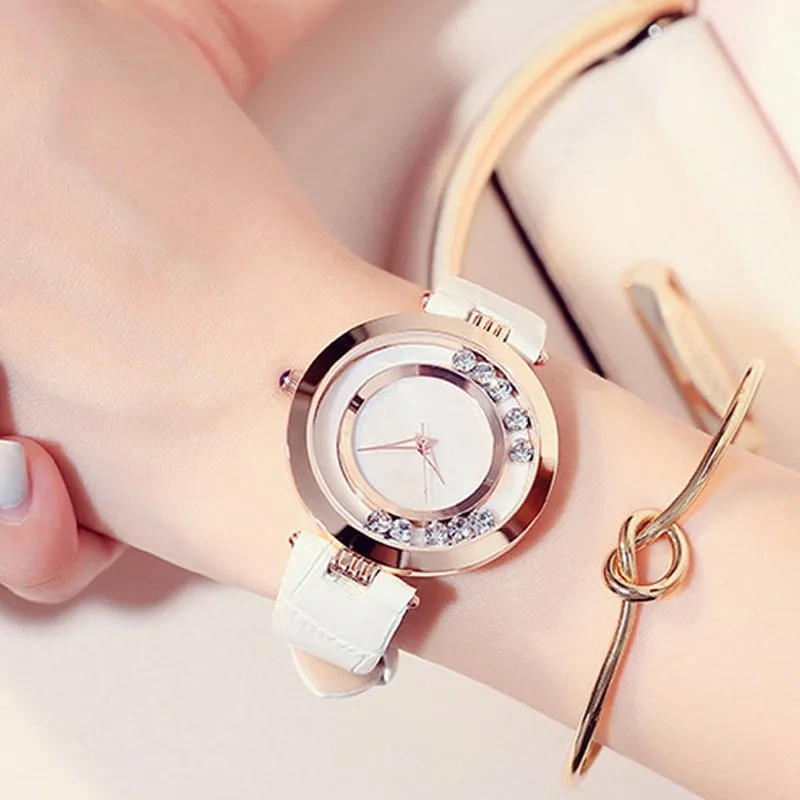 女性の時計Saat Ladiesファッションガールズウォッチ女性ブレスレットはラインストーン時計を時計