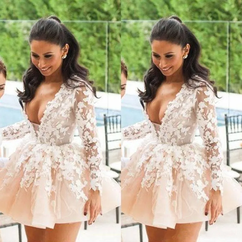 Pas cher V Cou Court Mini Robes De Bal 2019 À Manches Longues En Dentelle Applique Courte Robe De Bal Formelle Parti Robes De Soirée