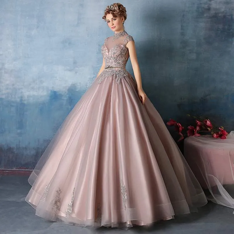 Prachtige Quinceanera Jurken Blozen Roze Bateau Hals Kapmouw Applicaties Kant Pailletten Baljurk Met Kralen Sweet 16 Jurken