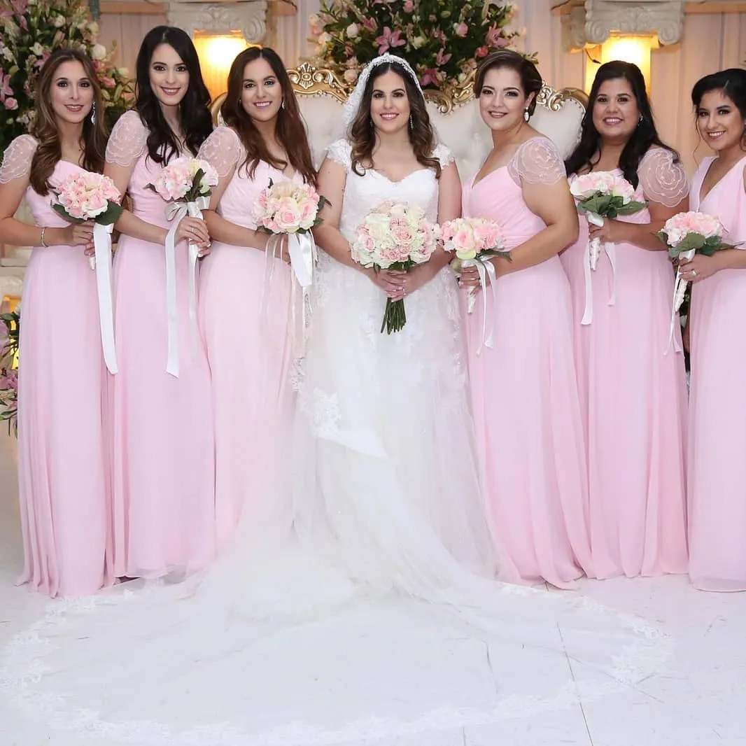 Billig enkel rosa chiffong brudtärna klänningar v nack pleats formell piga av ära bröllop gästklänning kläder de demoiselle d'Honneur Moiselle