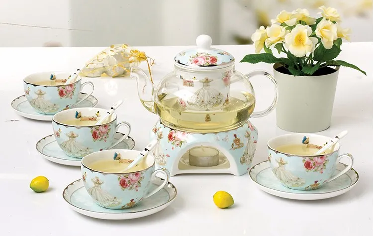 Ceramica 15 PCS Flower Tea Set British Afternoon Black Tea Set Teiera in vetro riscaldabile Bone China Tazze da tè e piattini