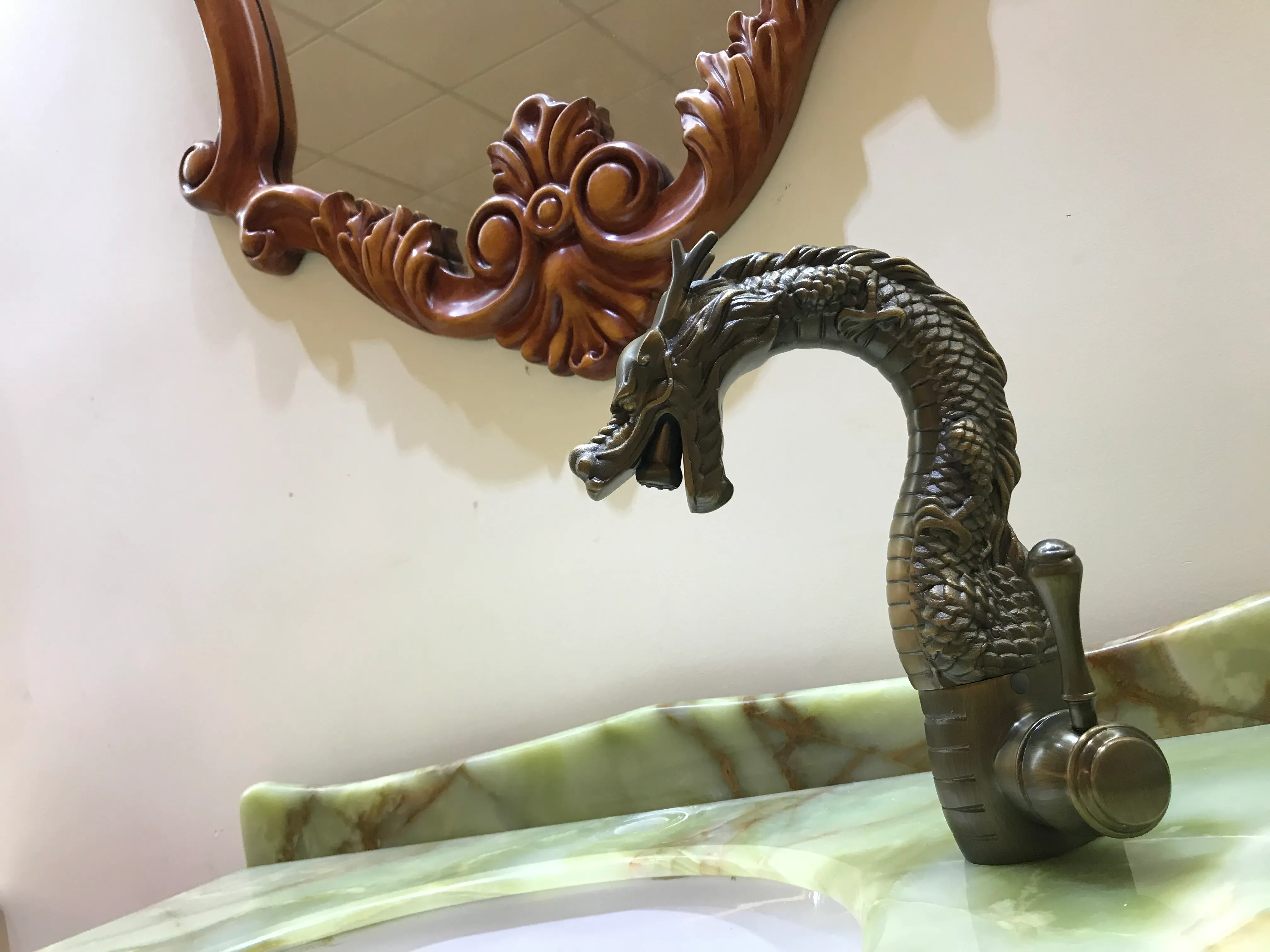 Antique bronze single hole handle bathroom lavatory sink dragon mixer faucet Deck Mounted luxury tap1956