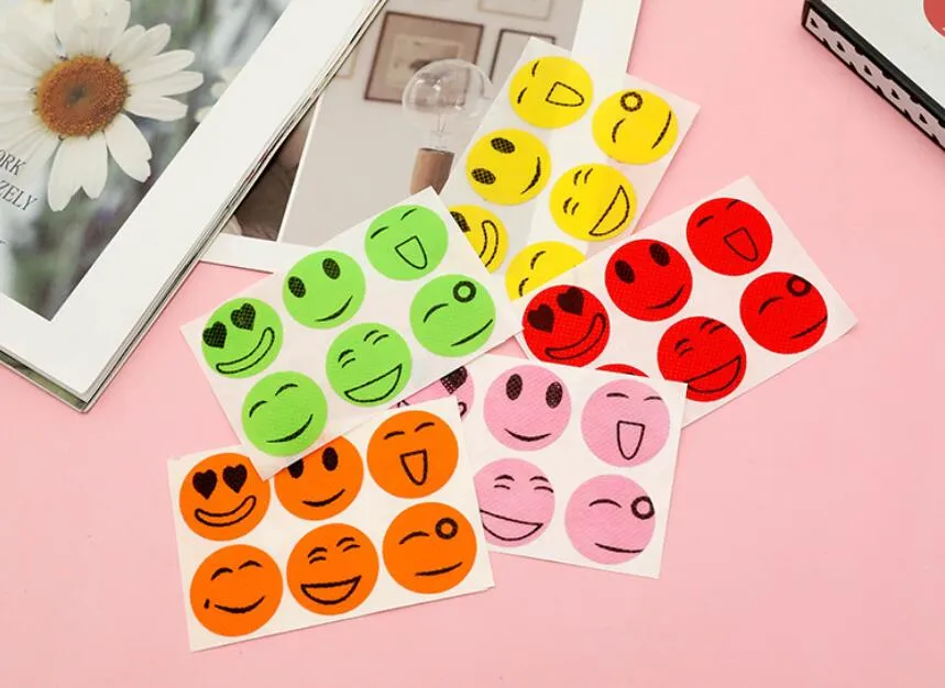 Summer daily smiley face anti-mosquito stickers cartoon mosquito repellent stickers 6 mosquito repellent buckles random colors mild and safe