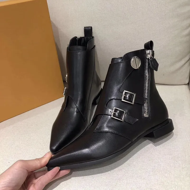 Venda imperdível-Novo designer Jumble flat ankle boot Martin boots para mulheres botas de inverno de couro de bezerro pontiagudas sapatos sexy tamanho grande 7 cores