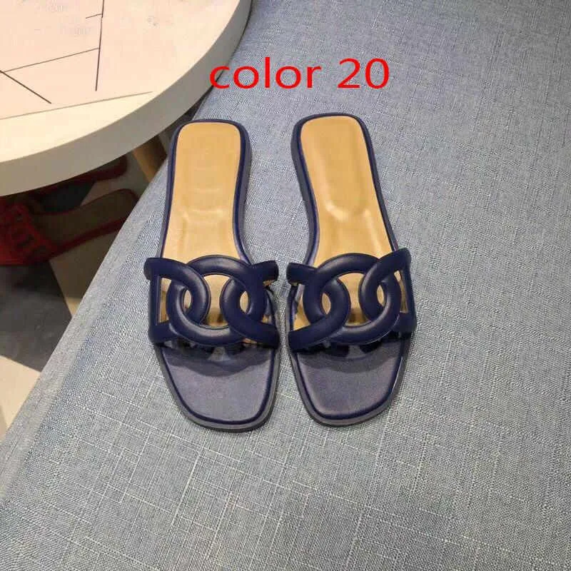 Classic ladies sliders luxury Summer beach Cartoon Big Head Slippers Designer Leather Flat woman shoes Hotel Bath slippers Large size 41-42