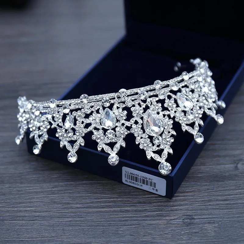 2021 Biała kryształowa biżuteria ślubna Tiara Headpies Crown Princess for Wedding Dress Akcesoria 235W
