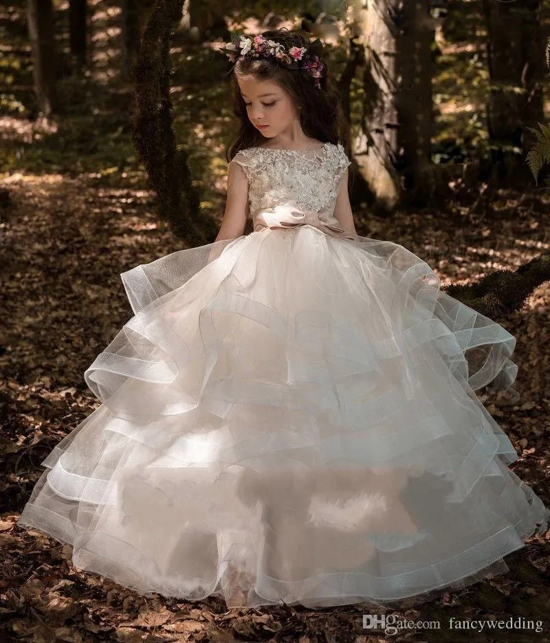 Ärmlös golvlängd trött kjol tulle vacker blomma tjej klänningar applique båge barn formellt slitage
