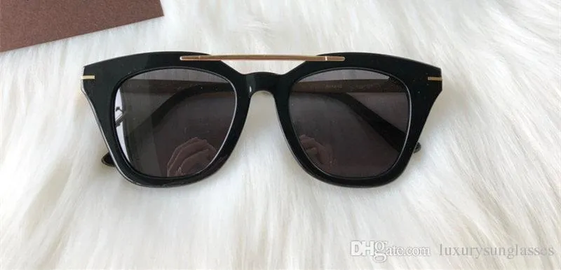 occhiali da sole per le donne Fashion Designer Popolare Hollow Out Optical Lens Cat Eye Full Frame Nero Alta qualità Vieni