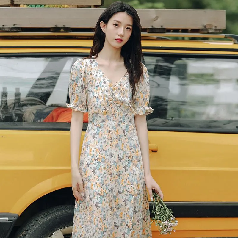 chiffon floral dress female 2023 summer gentle wind fairy bubble sleeve slit thin model