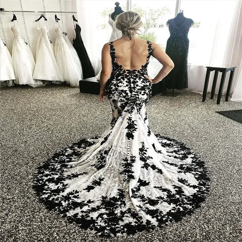 Black Lace Gothic Wedding Dress 2024 Sexy V Neck Mermaid Appliques Backless Bohemian Beach Bridal Gowns Spaghetti Straps Boho Robe De Mariage Laceful Country Bride